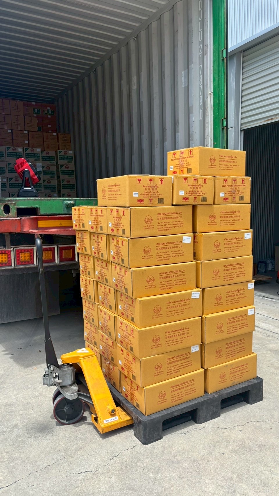 Thai food products prepared for mixed container export by VLAB